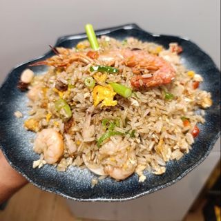 Arroz chaufa de mariscos