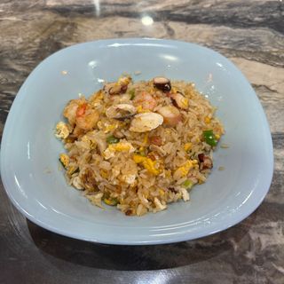 Arroz chaufa de mariscos