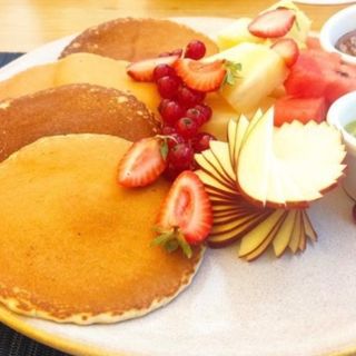 Pancake con nutella y fruta