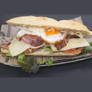 Bocadillo chivito
