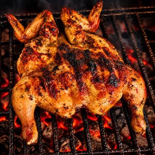 Pollo entero asado a la brasa