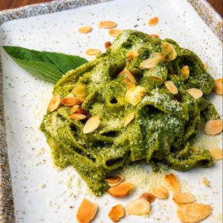 Fettuccine Fresche Fatte A Mano Con Pesto Alla Genovese