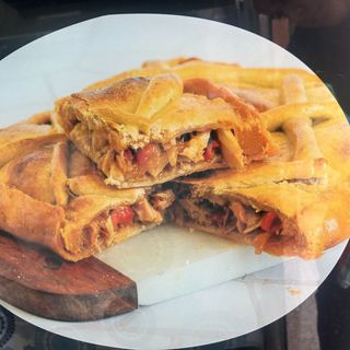 Empanada entera casera de Costilla