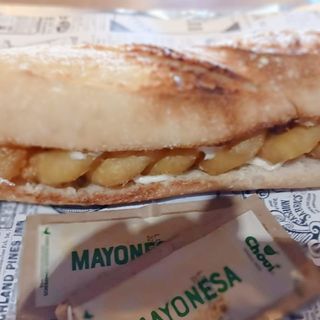 BOCADILLO CALAMAR A LA ROMANA