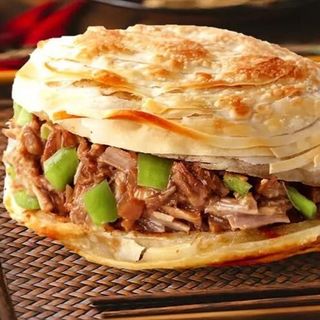 RouJiaMo Con Ternera (1 Ud.) 肉夹馍