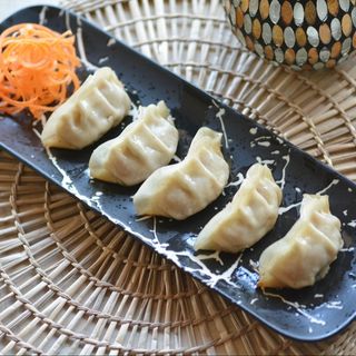 Dumplings de Cerdo a la Plancha (6 Uds.)