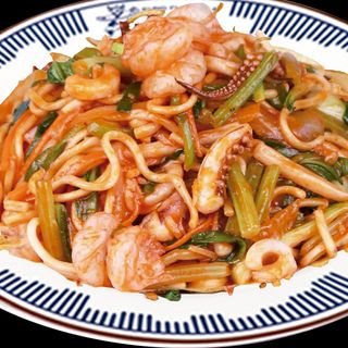 Lamian con marisco salteado