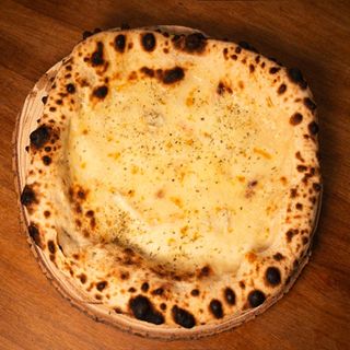 Pizza Quattro Quesos (33 Cm.)