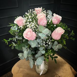 Ramo de seis rosas de color rosa