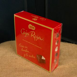 Caja de bombones de "Caja roja de Nestle"