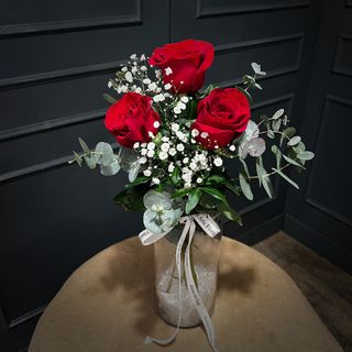 Ramito de tres rosas con Paniculata