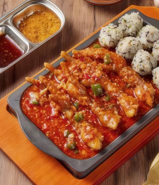 Patas de pollo picantes (ración)