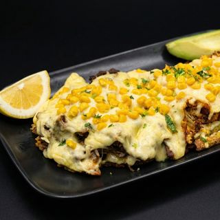 Patacón Con Carne Y Queso