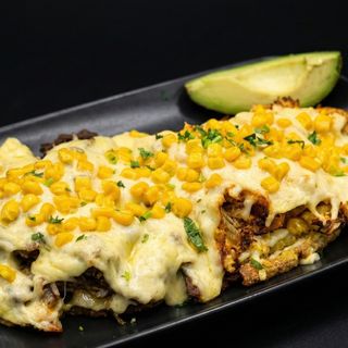 Patacón Con Pollo Y Queso