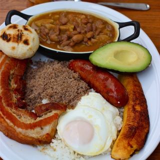 Bandeja Paisa