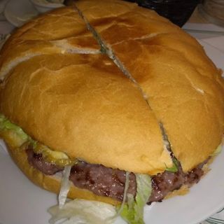 31.Max Burger de 3 hamburguesas de ternera