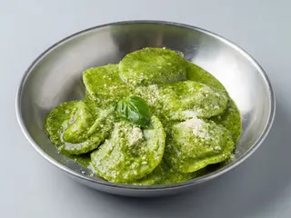 Pasta Sorrentino Relleno Ricota Con Espinaca Y Nuez