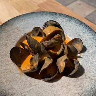 Mejillones al curry rojo tailandés