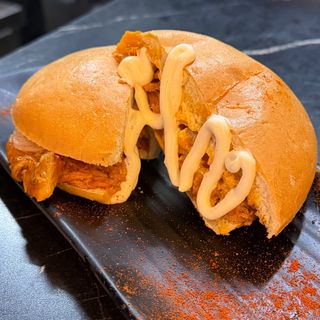 Mollete de cochinita pibil y kewpie mayo
