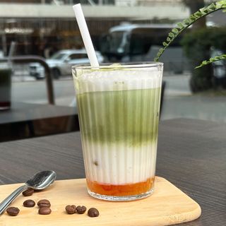 Iced Mango Matcha