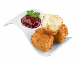 Queso frito con mermelada casera