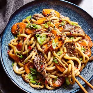 Udon de verduras (Tofu)