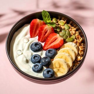 Bowl yogurt fruta y granola