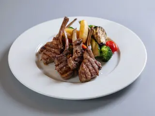 Chuletas De Cordero A La Plancha