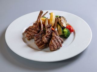 Chuletas De Cordero A La Plancha