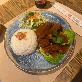 Arroz Con Cerdo Estofado- Com thit kho tau