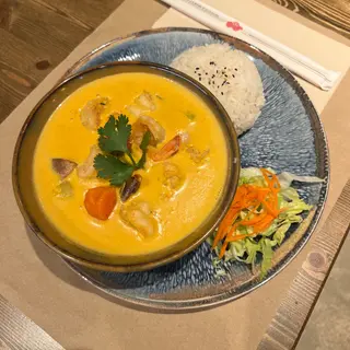 Curry Con Leche De Coco- Cari