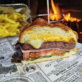 BURGUER DE TENREIRA Á BRASA DE LEÑA