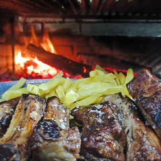 CHURRASCO DE COSTELA DE PORCO