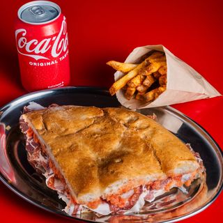 Menú jamón tumaca (bocata + patatas + bebida)
