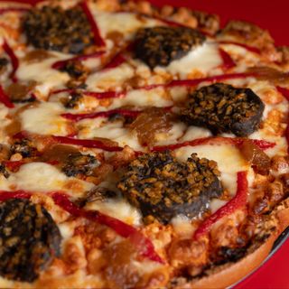 Pizza cojonuda con morcilla vegana