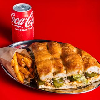 Menú 947 (bocata + patatas + bebida)