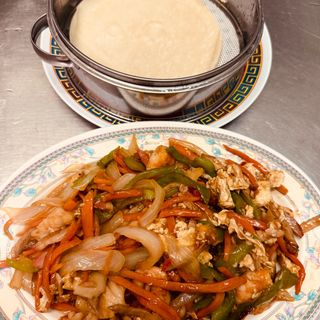 22A. Tres delicias de chop suey con 6 obleas