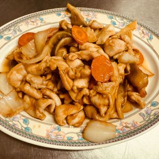 67.Pollo con setas y bambú 