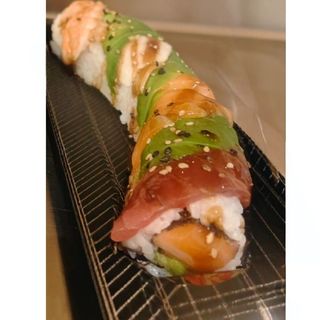 Uramaki rainbow 8pzs.