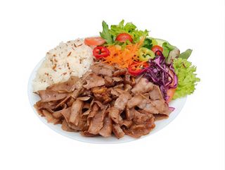 Pura Carne De Ternera Con Arroz Y Ensaladas