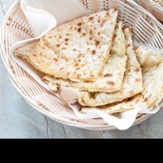 Cheese naan