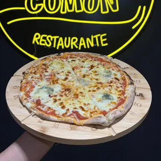 Pizza 4 Quesos (33 Cm.)
