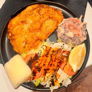 Marinera con ensalada