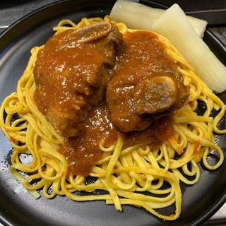 Tallarines con costilla de ternera