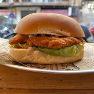 Pebete Milanesa de Pollo