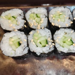 MAKI DE PEPINO 8 PZS