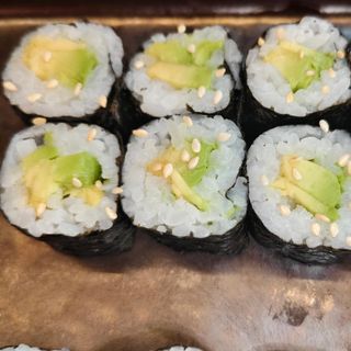 MAKI DE AGUACATE 8 PZS 