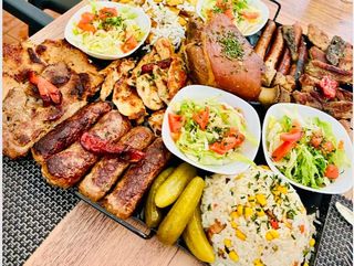 NUEVO – Gran Plato Combinado de Carnes para 4 Personas + Codillo 1KG GRATIS