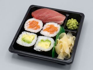 Nigiri variado con maki