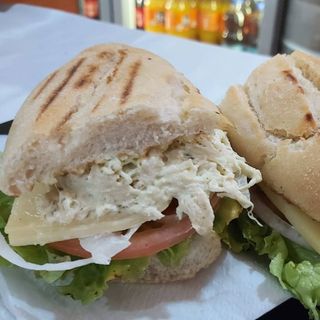 bocadillo pollo